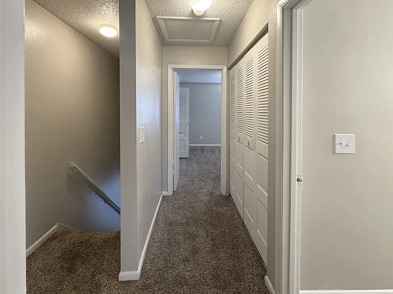 Ridge Apartments — Photo 20