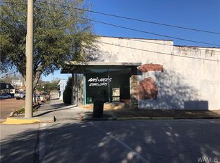 222 1st St S, Reform, AL 35481