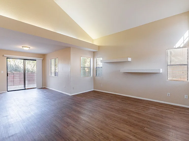 630 W Cassidy Pl — Photo 6