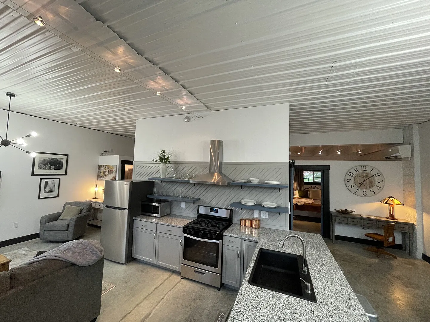 The Bays Apt. 1 — Photo 3