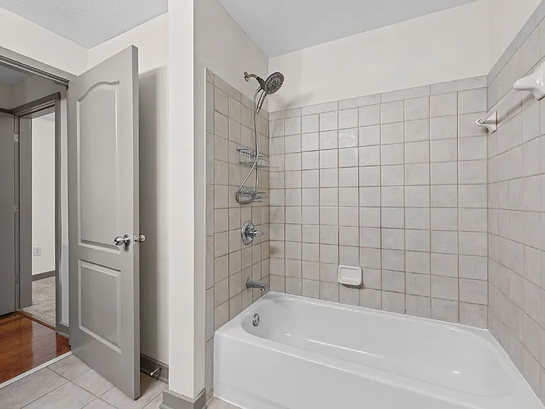 390 17th St NW #5062 — Photo 21
