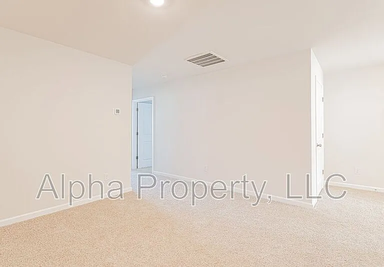 540 Yellow Fox Rd — Photo 17