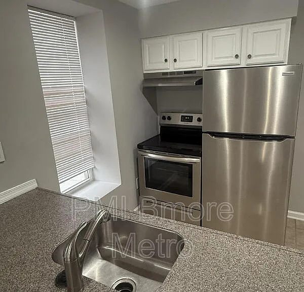 2643 E Madison St #B — Photo 11