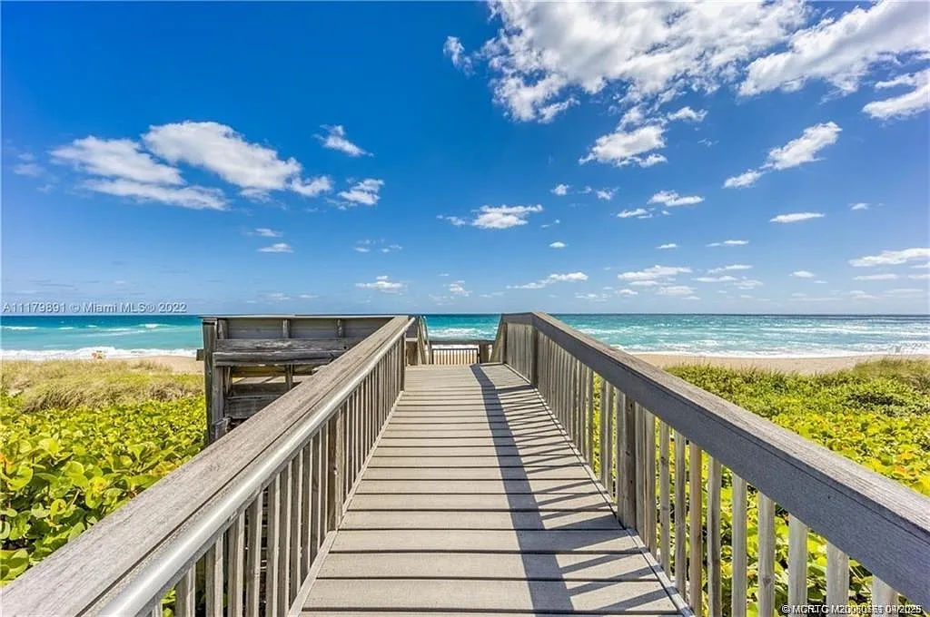 2 bed, 2.0 bath, 1600 sqft, $8,000 — Photo 4