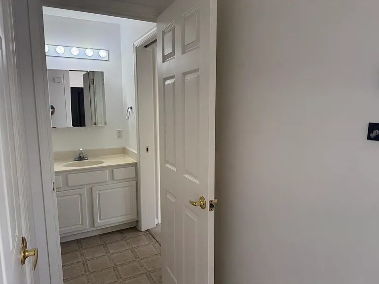 3403K N Sagamore Dr — Photo 11