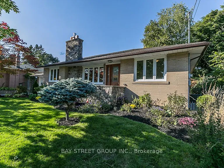 367 Kerrybrook Dr — Photo 2