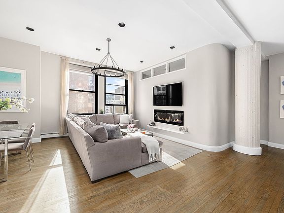 3rd image of 250 Mercer St APT B1001
