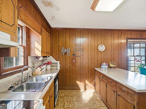 4th image of 6304 Heardsville Rd