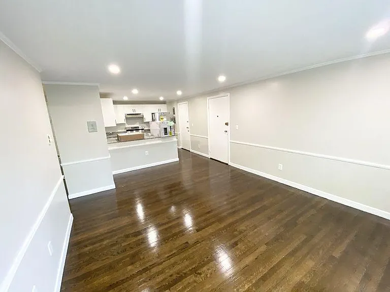 520 Talbot Ave #8 — Photo 17