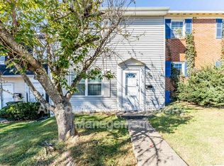 1438 Cottonwood Ct, Woodbridge, VA 22191