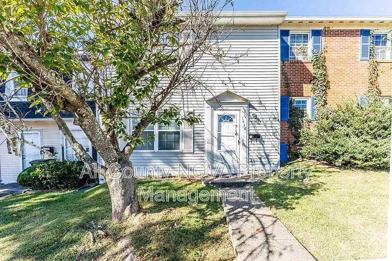 1438 Cottonwood Ct photo 1