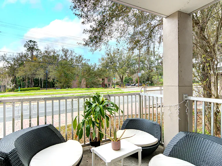 835 SW 9th St #GF2 — Photo 2