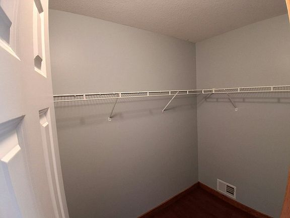 5th image of 2972 Eagle Valley Dr