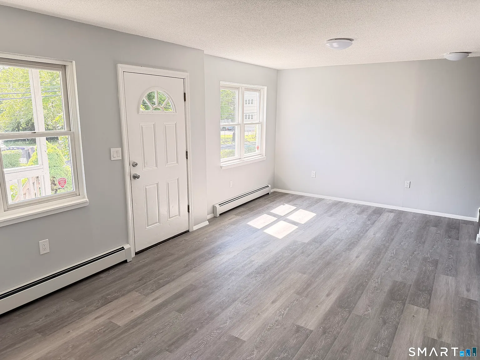 3 bed, 1.5 bath, 1564 sqft, $2,150 — Photo 2