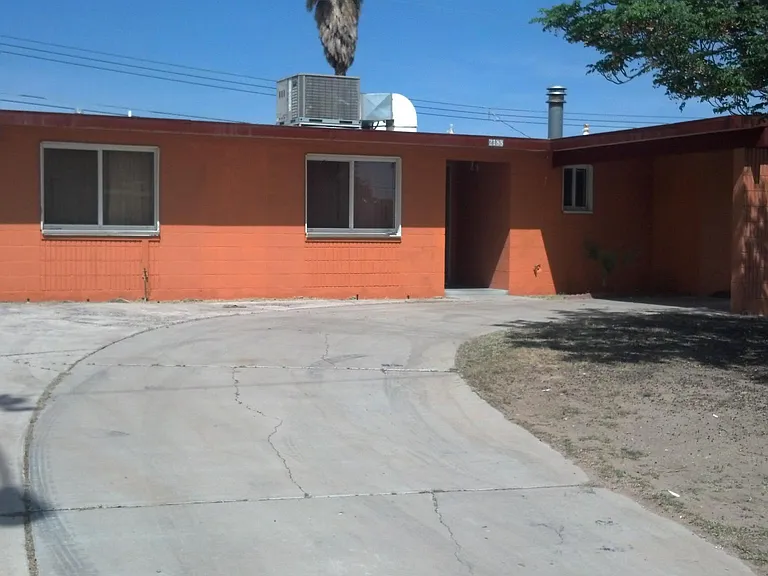Palma Vista Ave — Photo 3