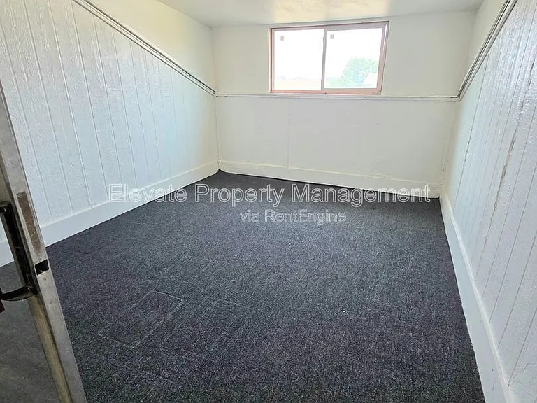 524 Westwood Ct — Photo 13