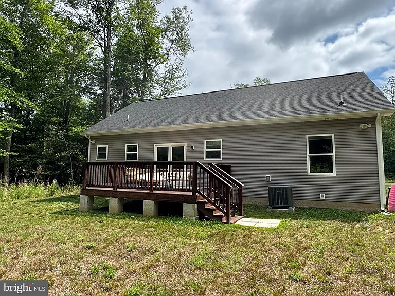 903 Albrough Blvd — Photo 32
