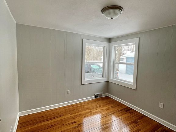 3rd image of 8657 Easthill Dr
