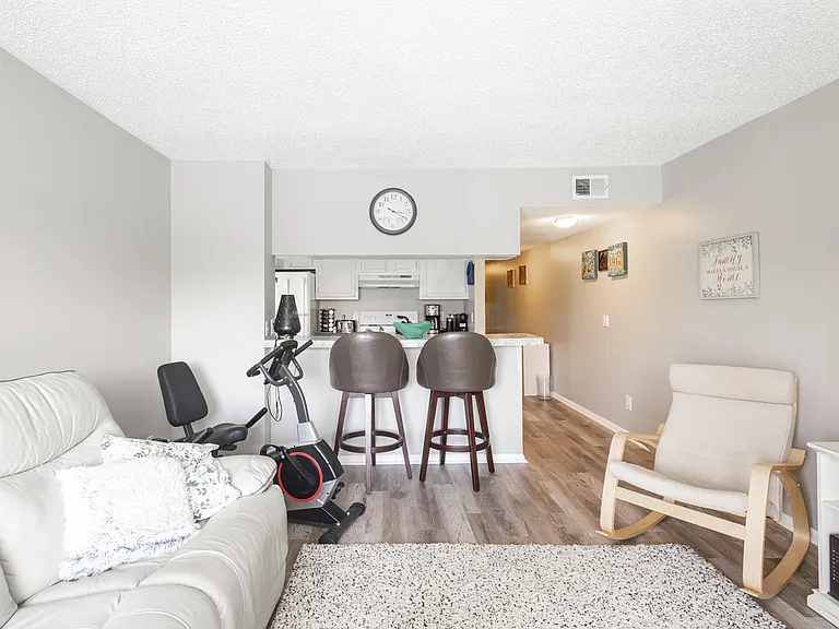 184 Cypress Point Dr #184 — Photo 5