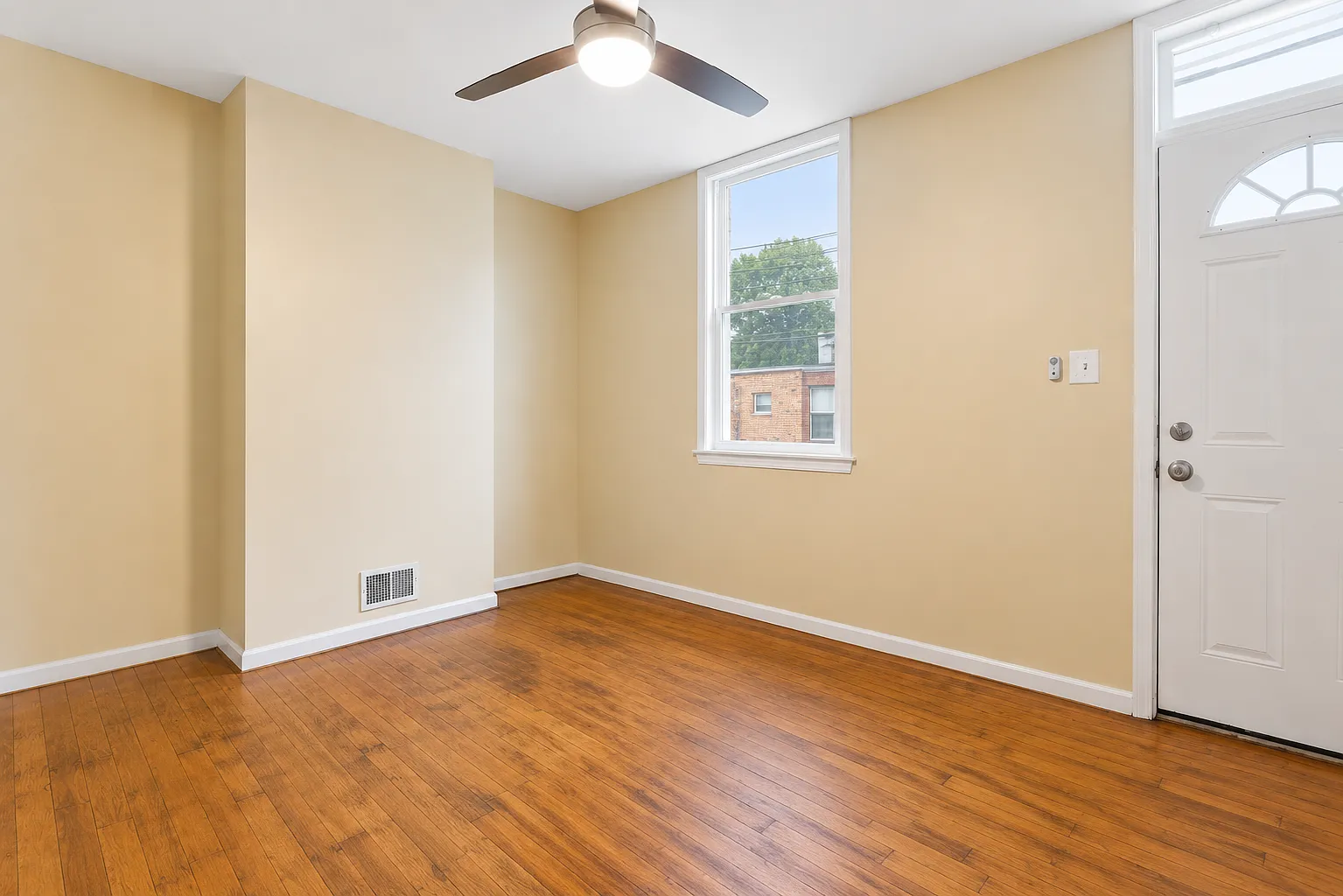 435 Shurs Ln — Photo 3