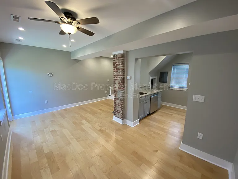 1115 Winchester St #C — Photo 4