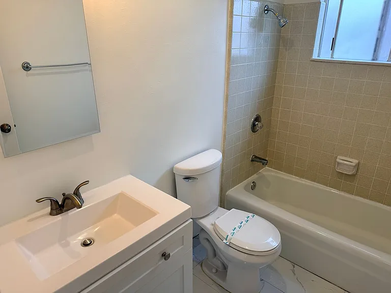 1115 Oxford Ct — Photo 20