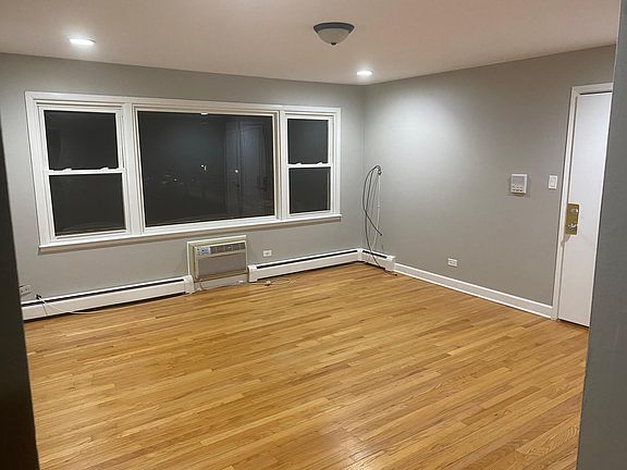 3rd image of 3201 Hawthorne St APT 3E