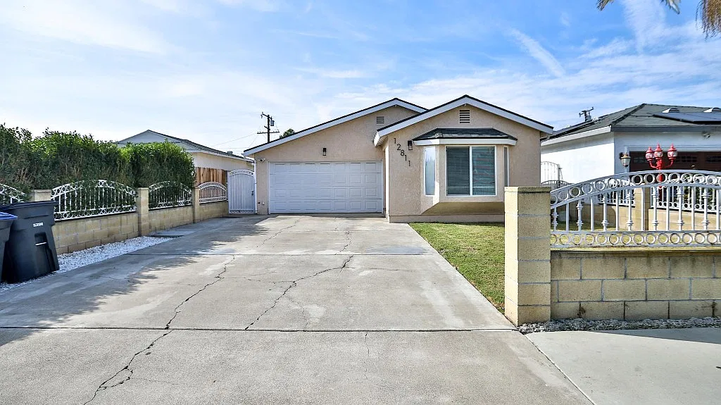 3 bed, 1322 sqft, $4,300 — Photo 3