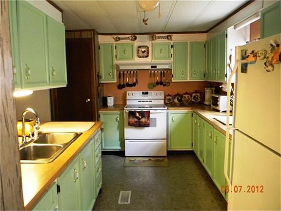 3rd image of 23668 3rd St