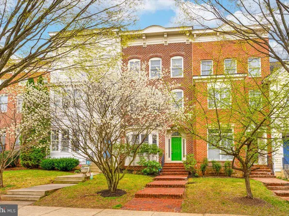 3858 Carriage Hill Dr, Frederick, MD 21704