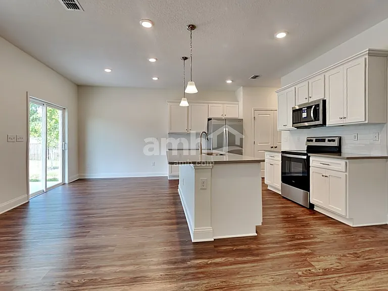 215 Onate Cir — Photo 5
