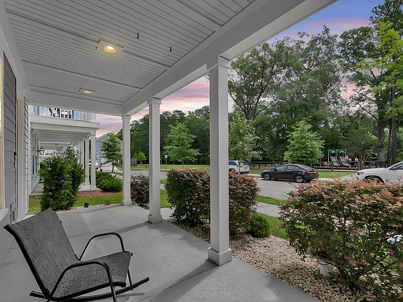 2nd image of 2825 Sugarberry Ln