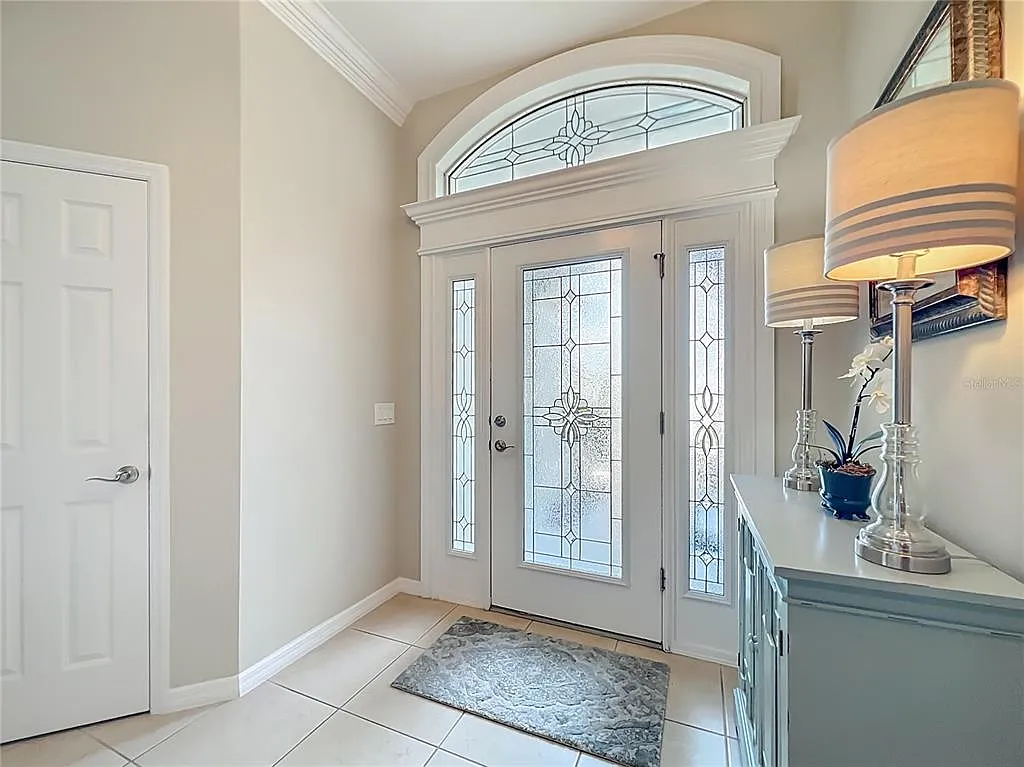 3 bed, 2.0 bath, 1965 sqft, $4,490 — Photo 3