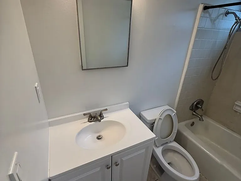 1603 Dole Street — Photo 13