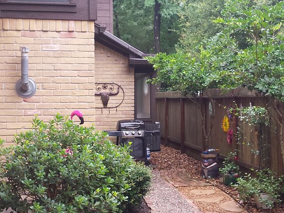 Back entry to upstairs qtrs