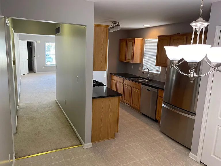 1008 Lakepointe St #1 — Photo 3