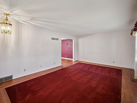 2nd image of 1802 W Grandview Dr