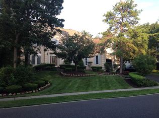 28 Ashton Dr, Voorhees, NJ 08043