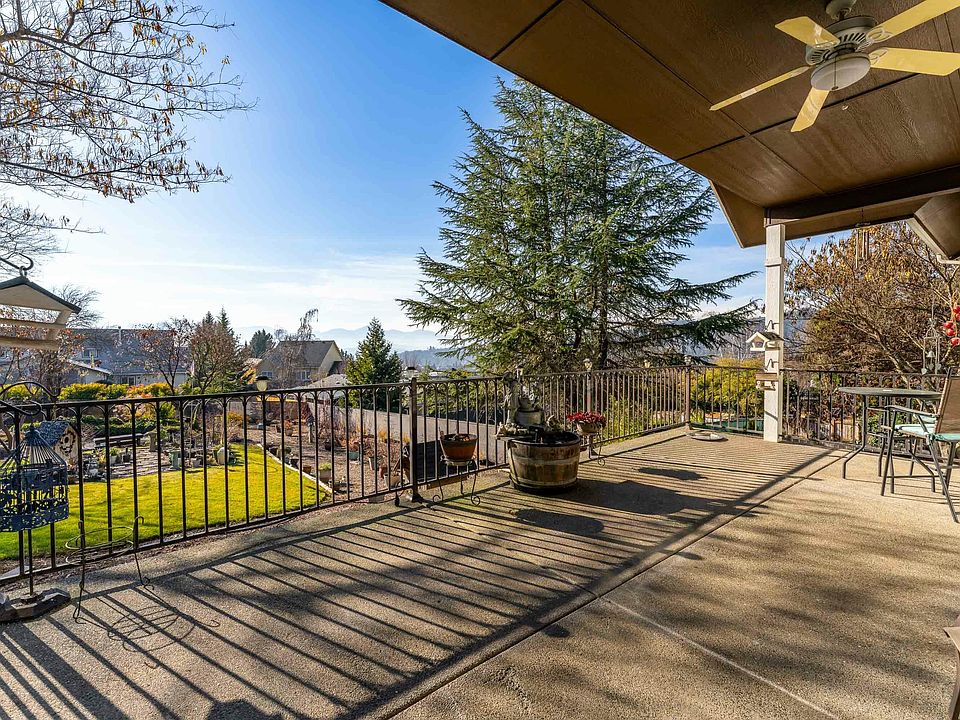 183 NE Ausland Dr, Grants Pass, OR 97526 | Zillow