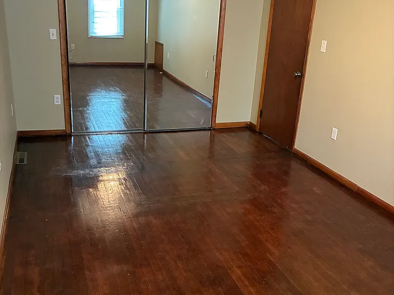 255 McKnight St — Photo 14