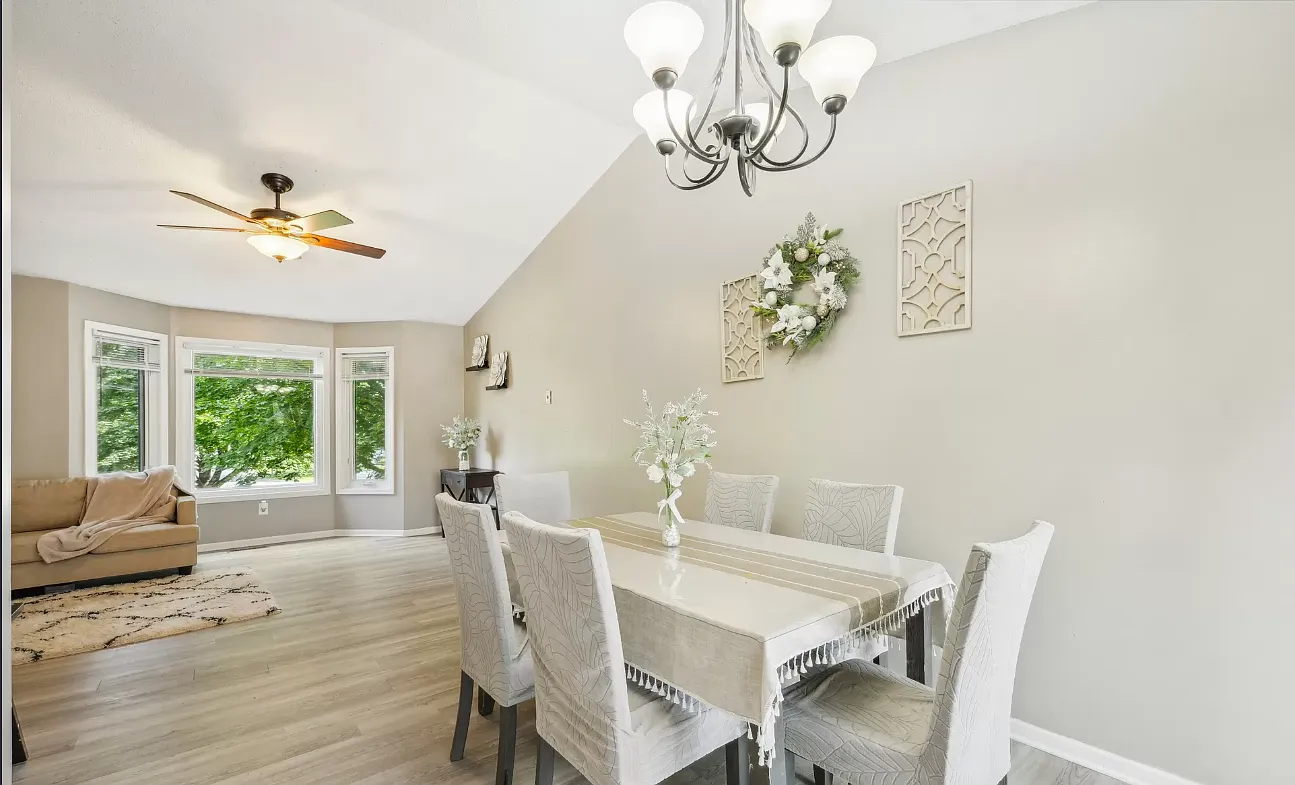 4 bed, 1896 sqft, $3,000 — Photo 2