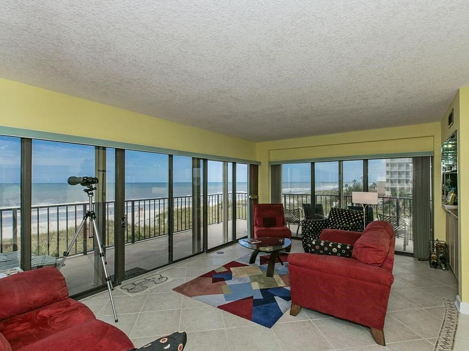 002_Living Room