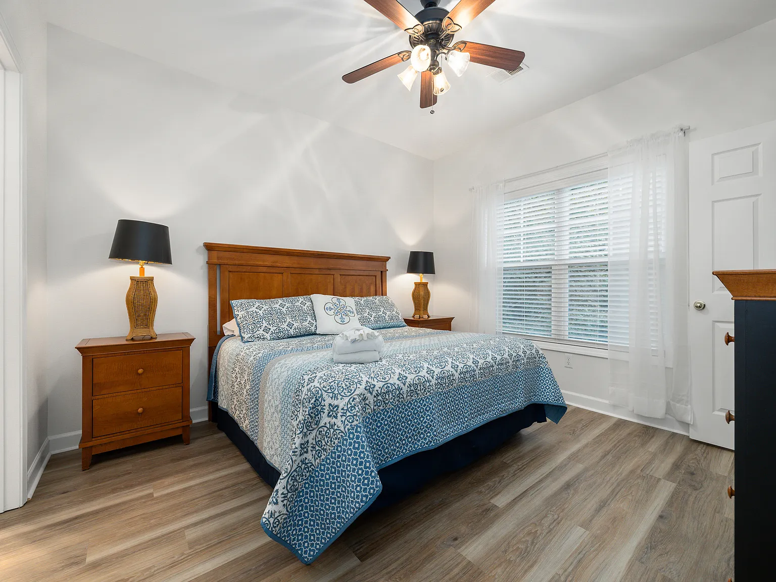 3 bed, 1328 sqft, $2,500 — Photo 3