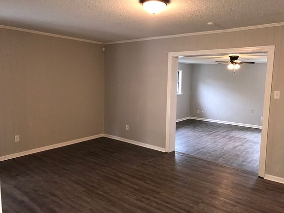 4th image of 1021 Parkrose Ave