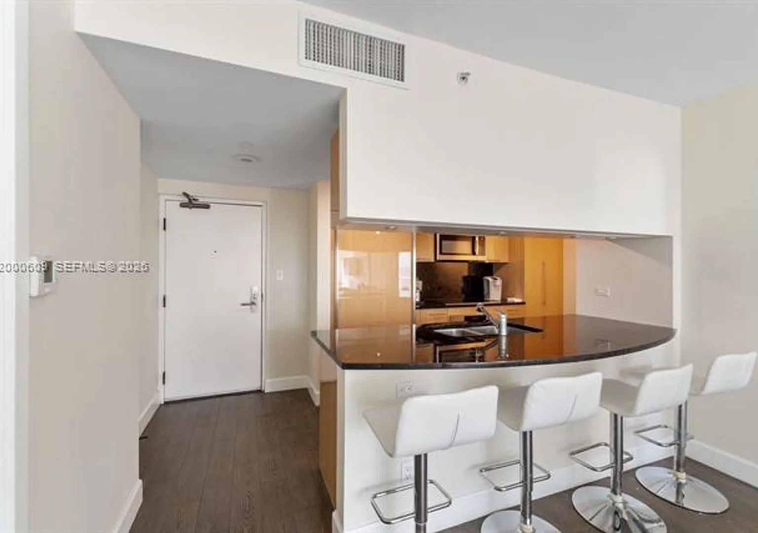 6801 Collins Ave CU-LPH10, Miami Beach, FL 33141 — Photo 3