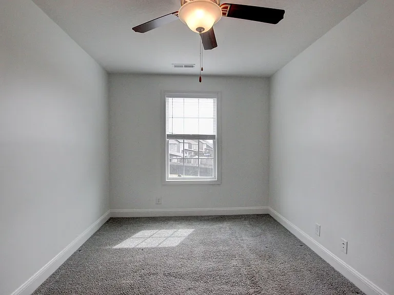 702 Ellie Nat Dr — Photo 41
