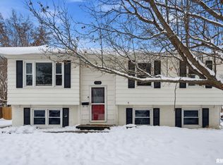 3511 El Dorado Dr, Bettendorf, IA 52722