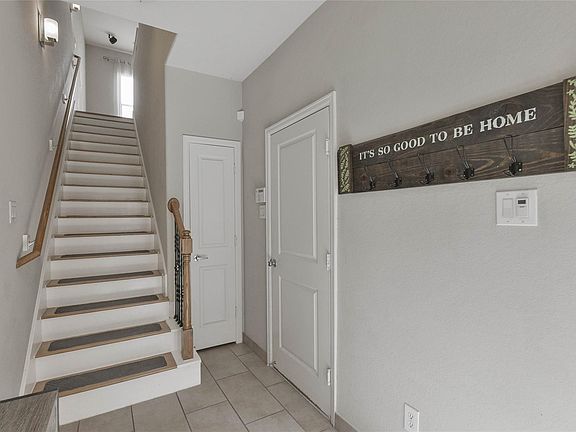 4th image of 2904 Chenevert Street #M