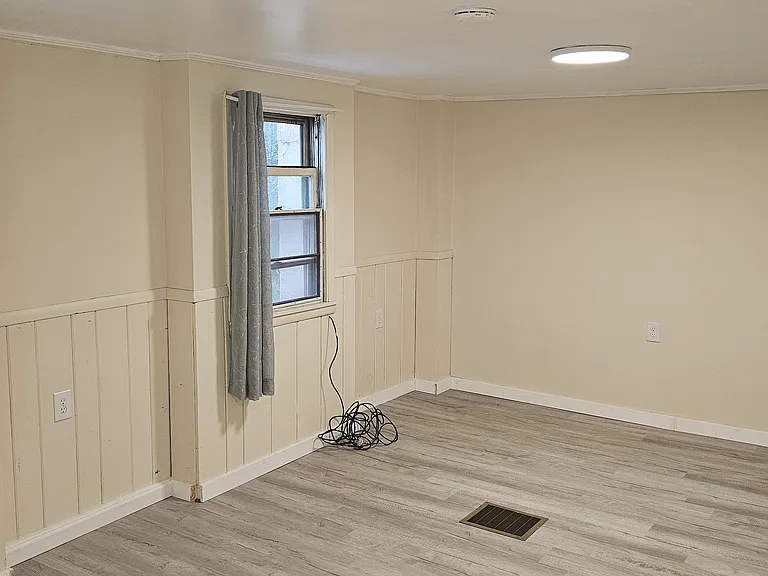 330 W State St #7 — Photo 17