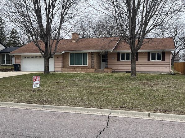 219 E Hollett St, Tracy, MN 56175